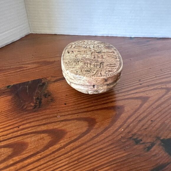 Vintage Egyptian Hand Carved Stone Scarab Beetle Hieroglyphics Paper Weight - Picture 11 of 11